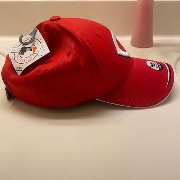 Cincinnati Reds Hat - Picture 2 of 7